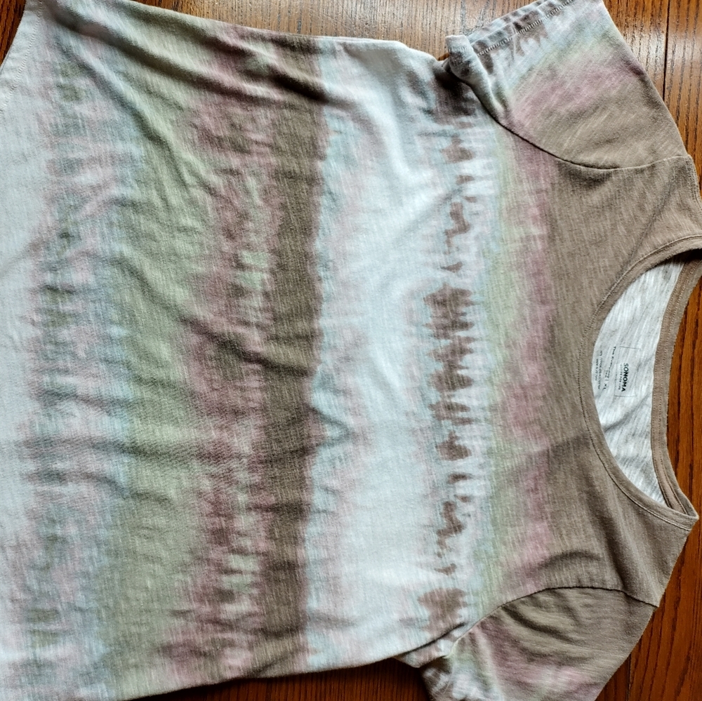 Brown, green the dye tee